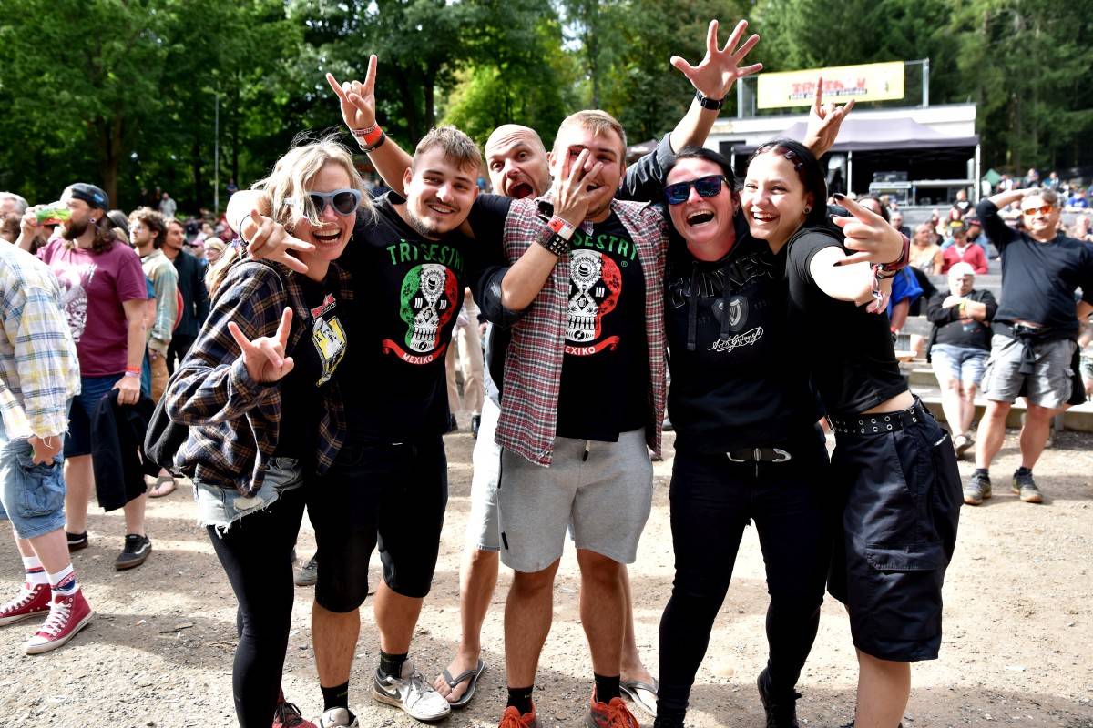 TrutnOFF, den druhý: Energií sálající Monkey Business, ostřílení punkeři SPS i hvězdný Johnny Rotten