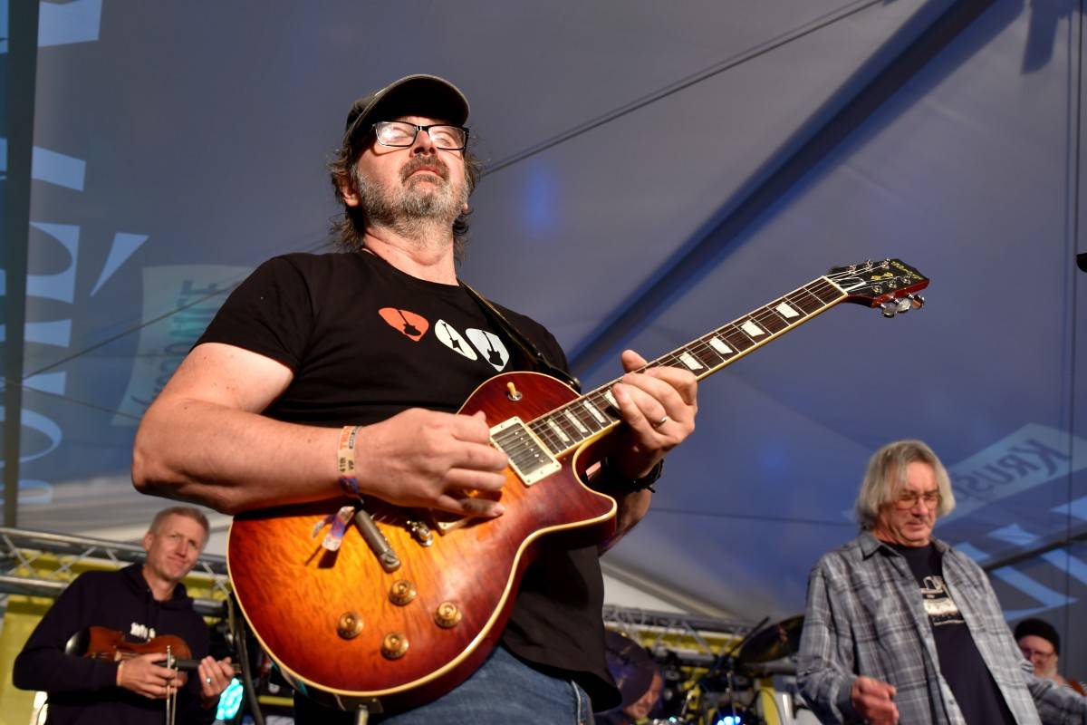 TrutnOFF, den druhý: Energií sálající Monkey Business, ostřílení punkeři SPS i hvězdný Johnny Rotten