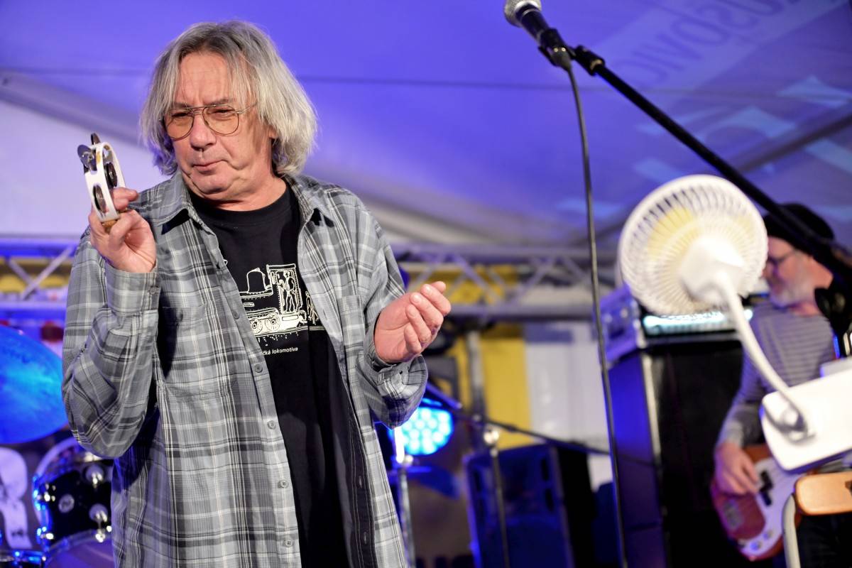 TrutnOFF, den druhý: Energií sálající Monkey Business, ostřílení punkeři SPS i hvězdný Johnny Rotten