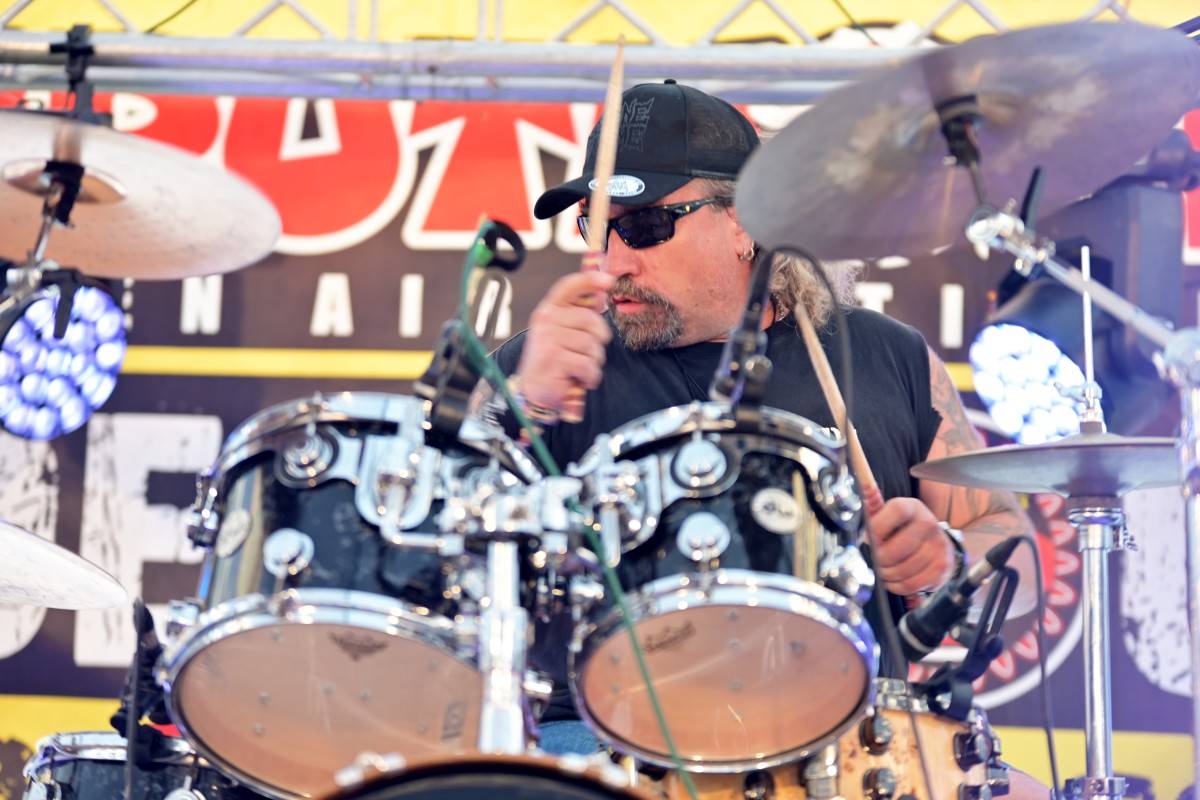 TrutnOFF, den druhý: Energií sálající Monkey Business, ostřílení punkeři SPS i hvězdný Johnny Rotten