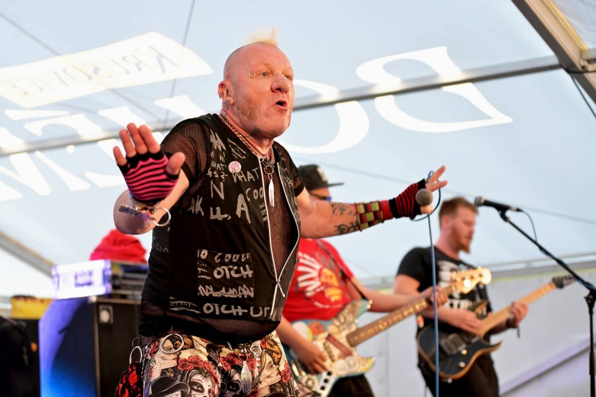 TrutnOFF, den druhý: Energií sálající Monkey Business, ostřílení punkeři SPS i hvězdný Johnny Rotten