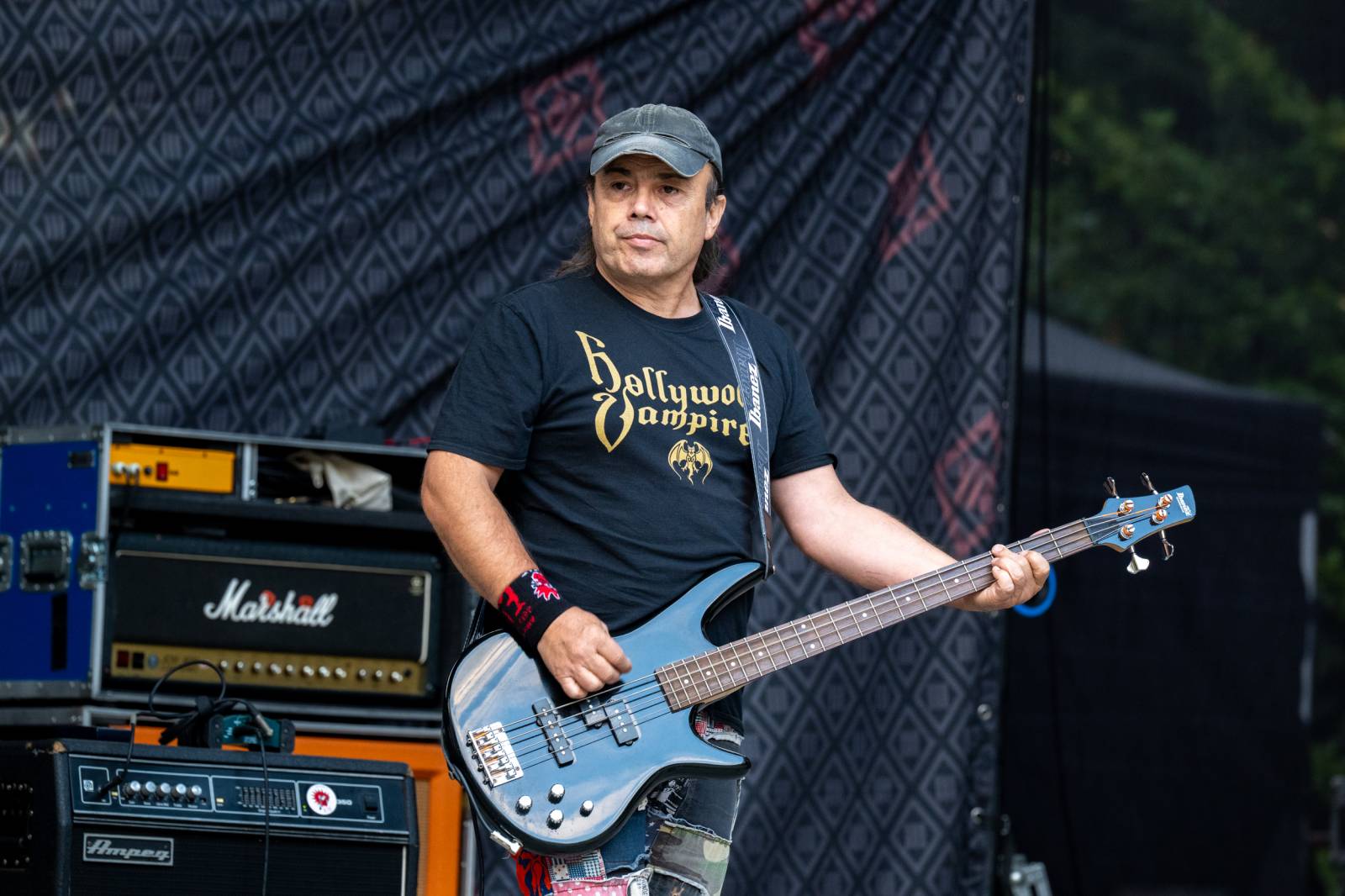 Tři sestry přivezly do Dačic kus punku. Kvůli výpadkům elektřiny se hrálo i potmě