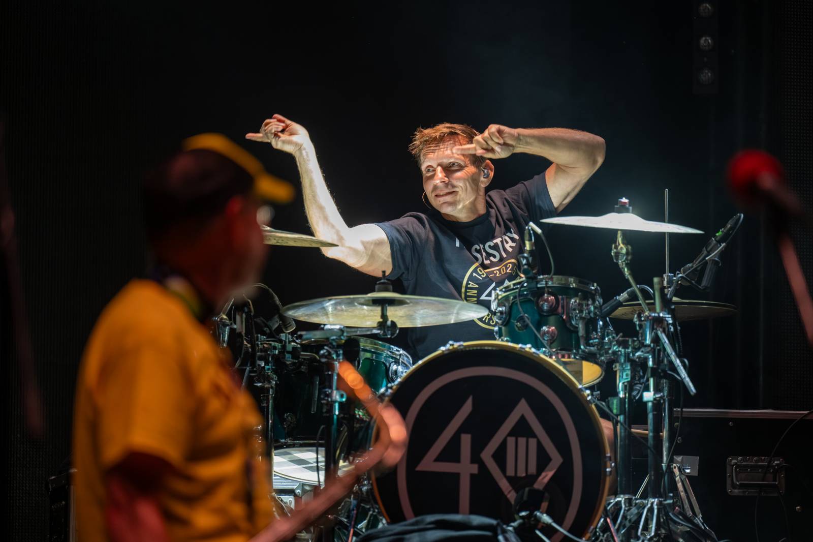 Tři sestry přivezly do Dačic kus punku. Kvůli výpadkům elektřiny se hrálo i potmě