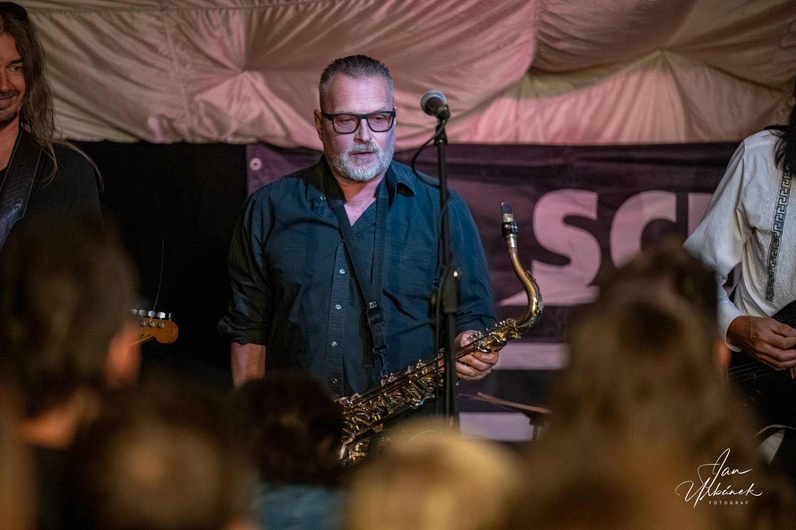 Schodiště je stále plné energie, kapela zaplnila stan na Letní Letné