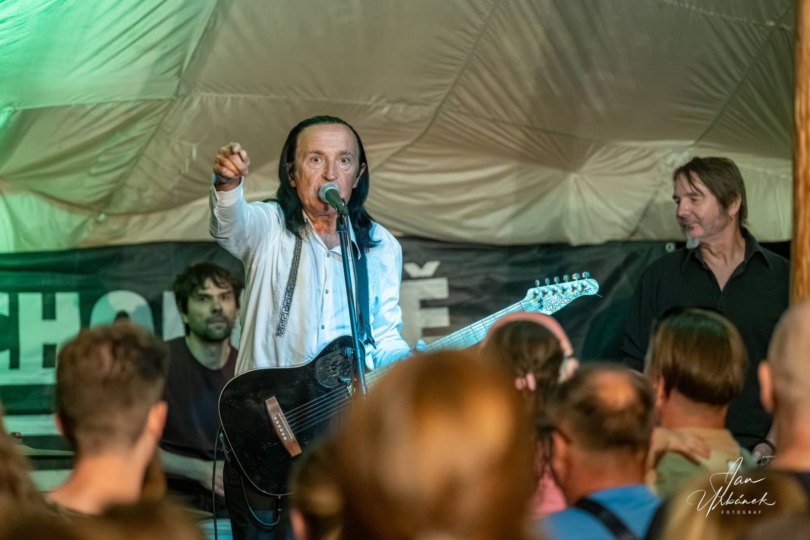 Schodiště je stále plné energie, kapela zaplnila stan na Letní Letné