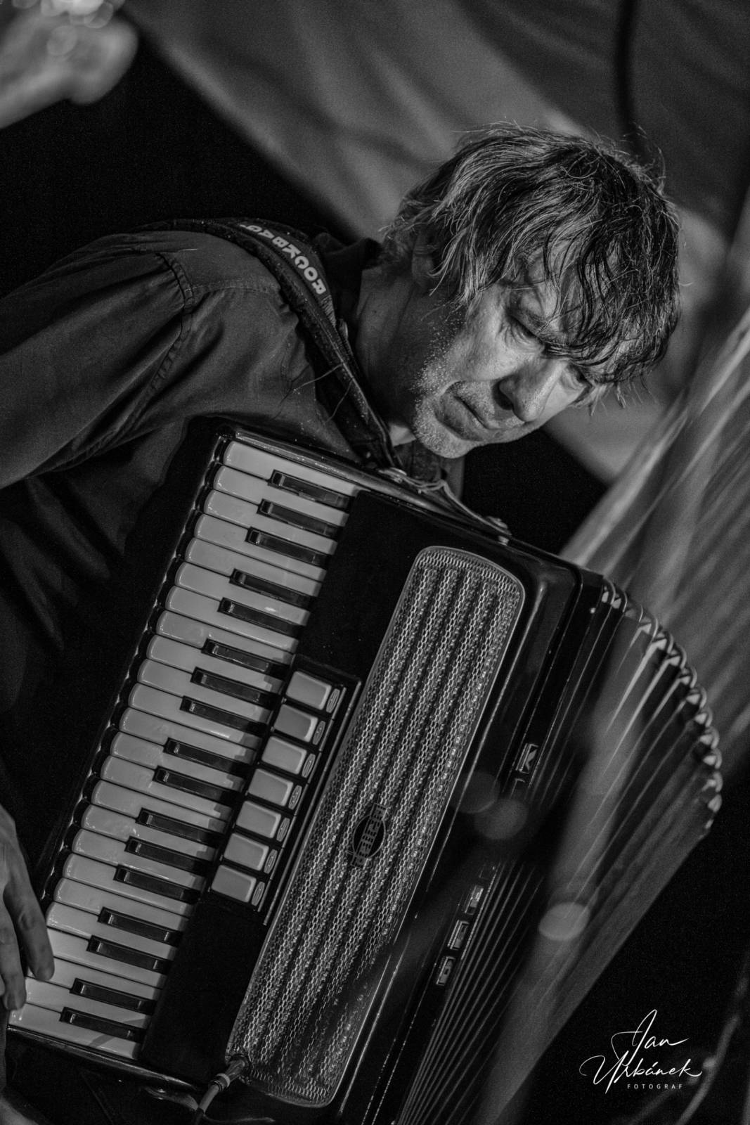 Schodiště je stále plné energie, kapela zaplnila stan na Letní Letné