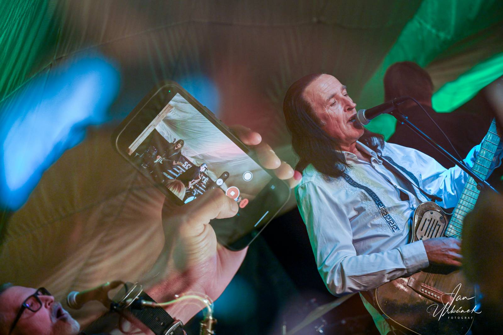 Schodiště je stále plné energie, kapela zaplnila stan na Letní Letné