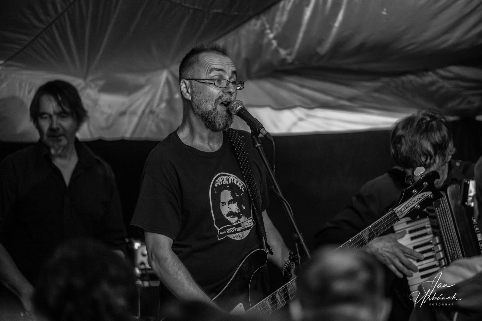 Schodiště je stále plné energie, kapela zaplnila stan na Letní Letné