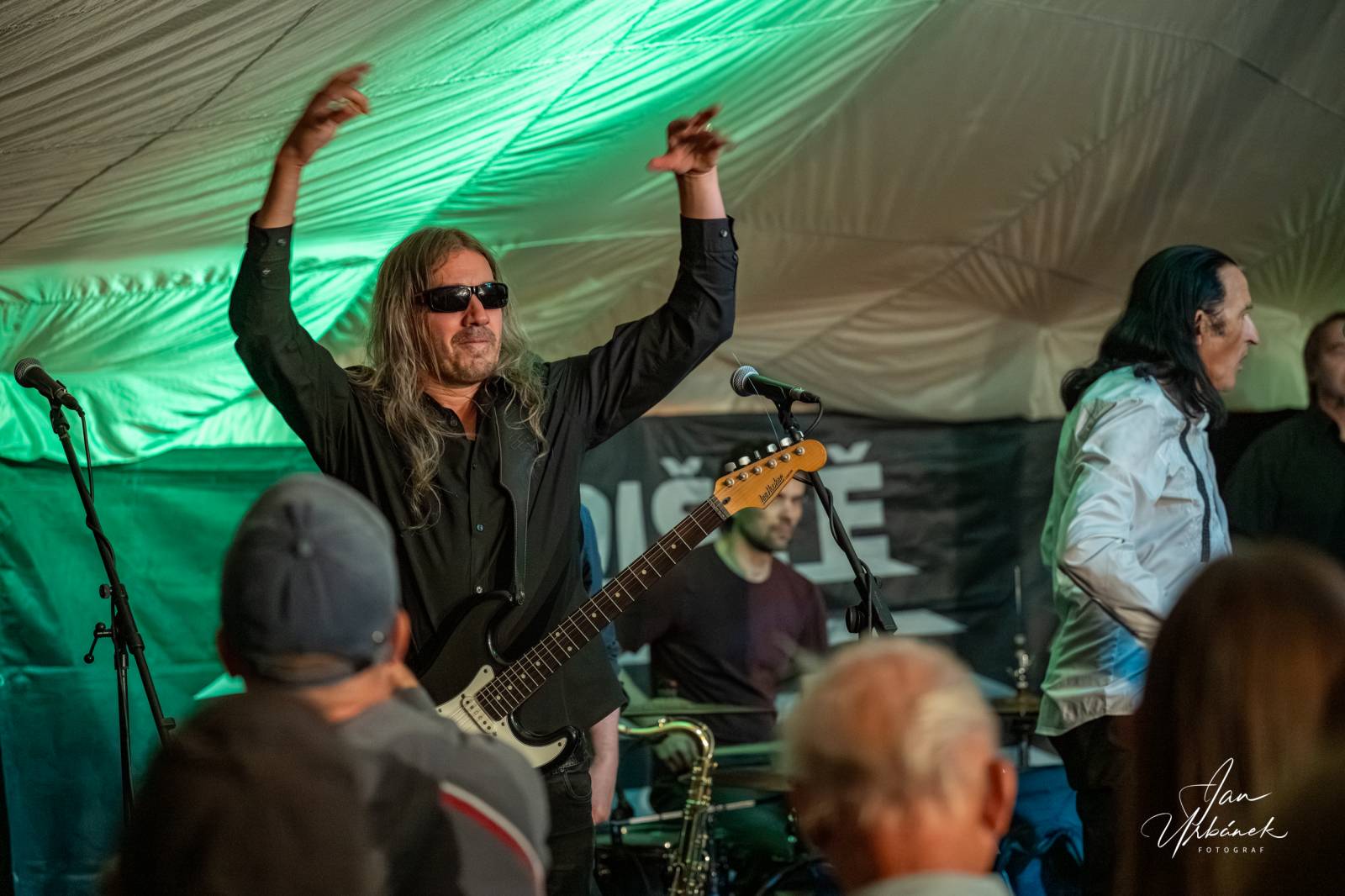Schodiště je stále plné energie, kapela zaplnila stan na Letní Letné
