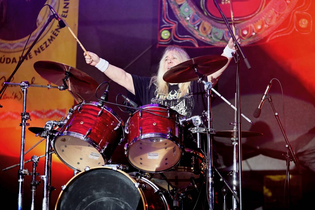 TrutnOFF nezastavil ani déšť. Sobota patřila Pražskému výběru, Michalovi Prokopovi i Visacímu zámku