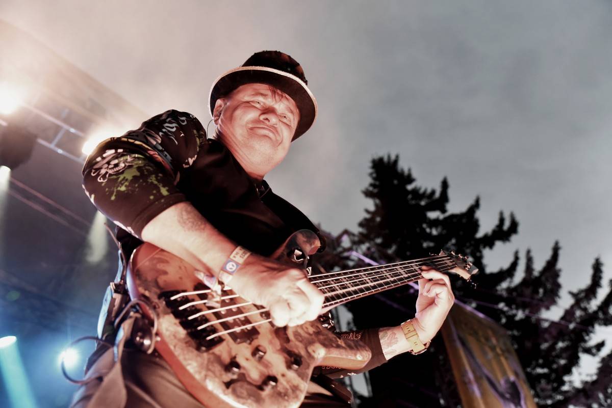 TrutnOFF nezastavil ani déšť. Sobota patřila Pražskému výběru, Michalovi Prokopovi i Visacímu zámku