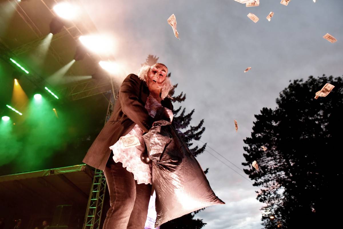 TrutnOFF nezastavil ani déšť. Sobota patřila Pražskému výběru, Michalovi Prokopovi i Visacímu zámku