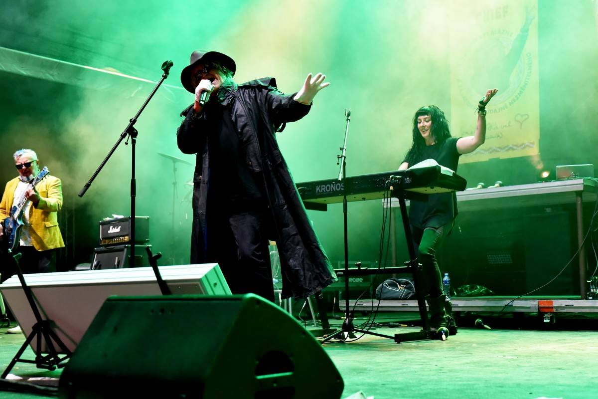 TrutnOFF nezastavil ani déšť. Sobota patřila Pražskému výběru, Michalovi Prokopovi i Visacímu zámku