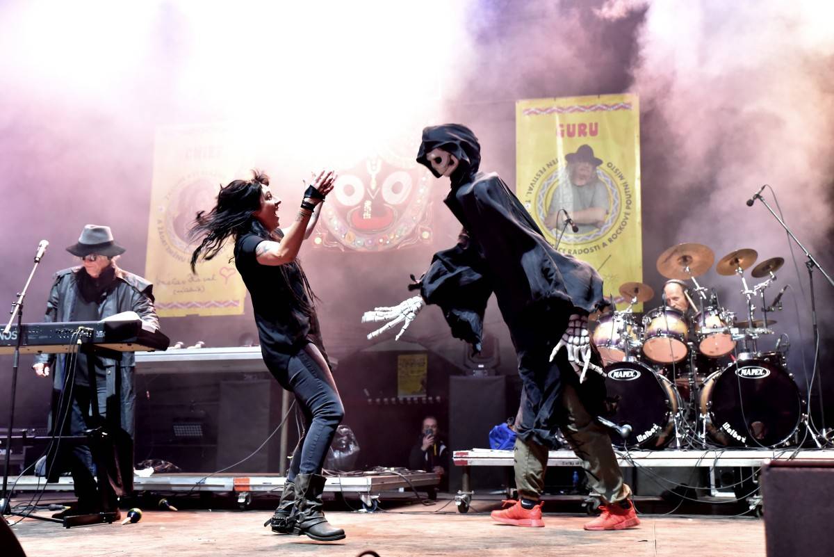 TrutnOFF nezastavil ani déšť. Sobota patřila Pražskému výběru, Michalovi Prokopovi i Visacímu zámku