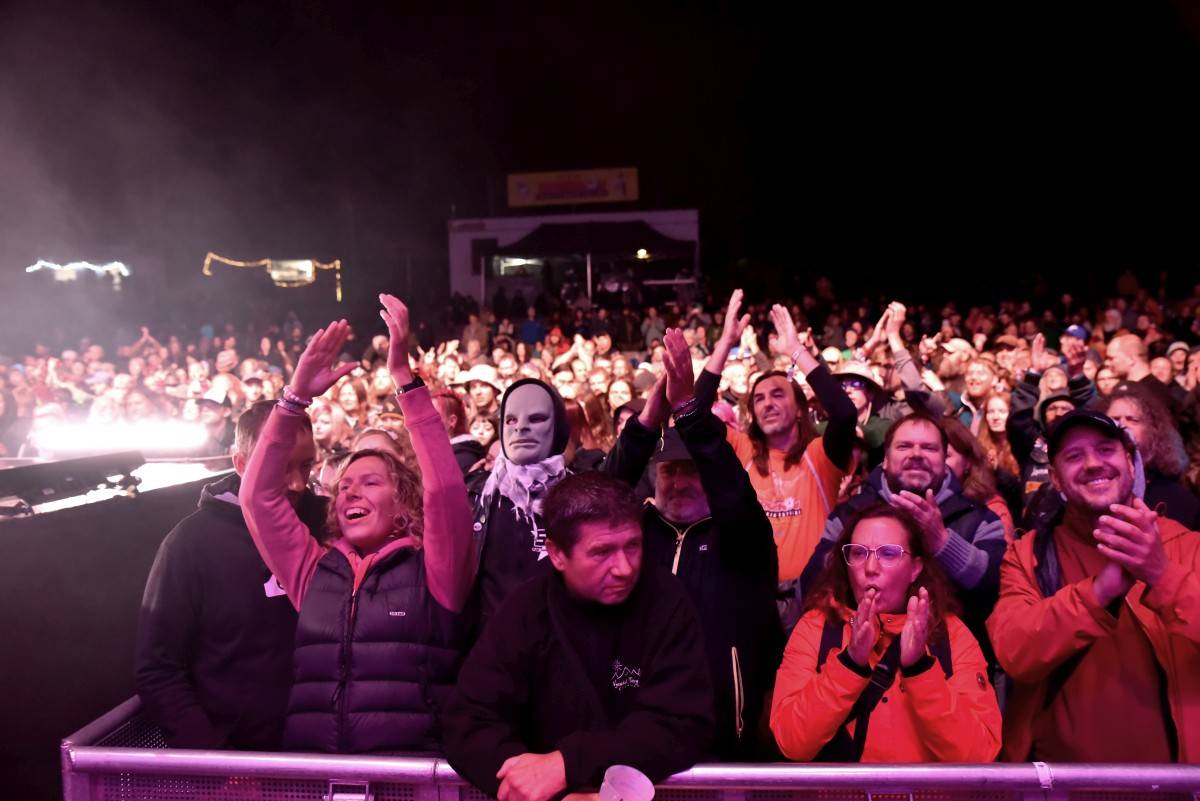 TrutnOFF nezastavil ani déšť. Sobota patřila Pražskému výběru, Michalovi Prokopovi i Visacímu zámku