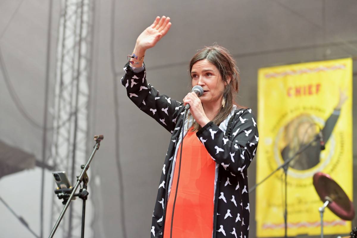 TrutnOFF nezastavil ani déšť. Sobota patřila Pražskému výběru, Michalovi Prokopovi i Visacímu zámku