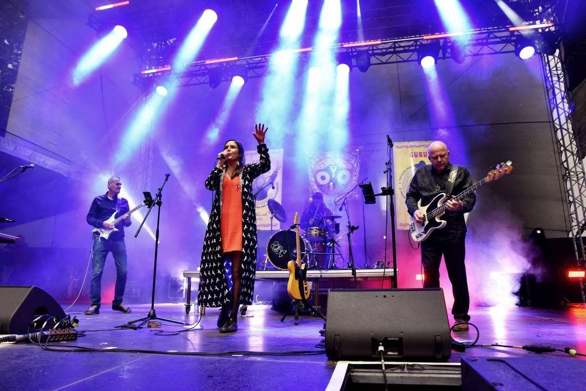 TrutnOFF nezastavil ani déšť. Sobota patřila Pražskému výběru, Michalovi Prokopovi i Visacímu zámku