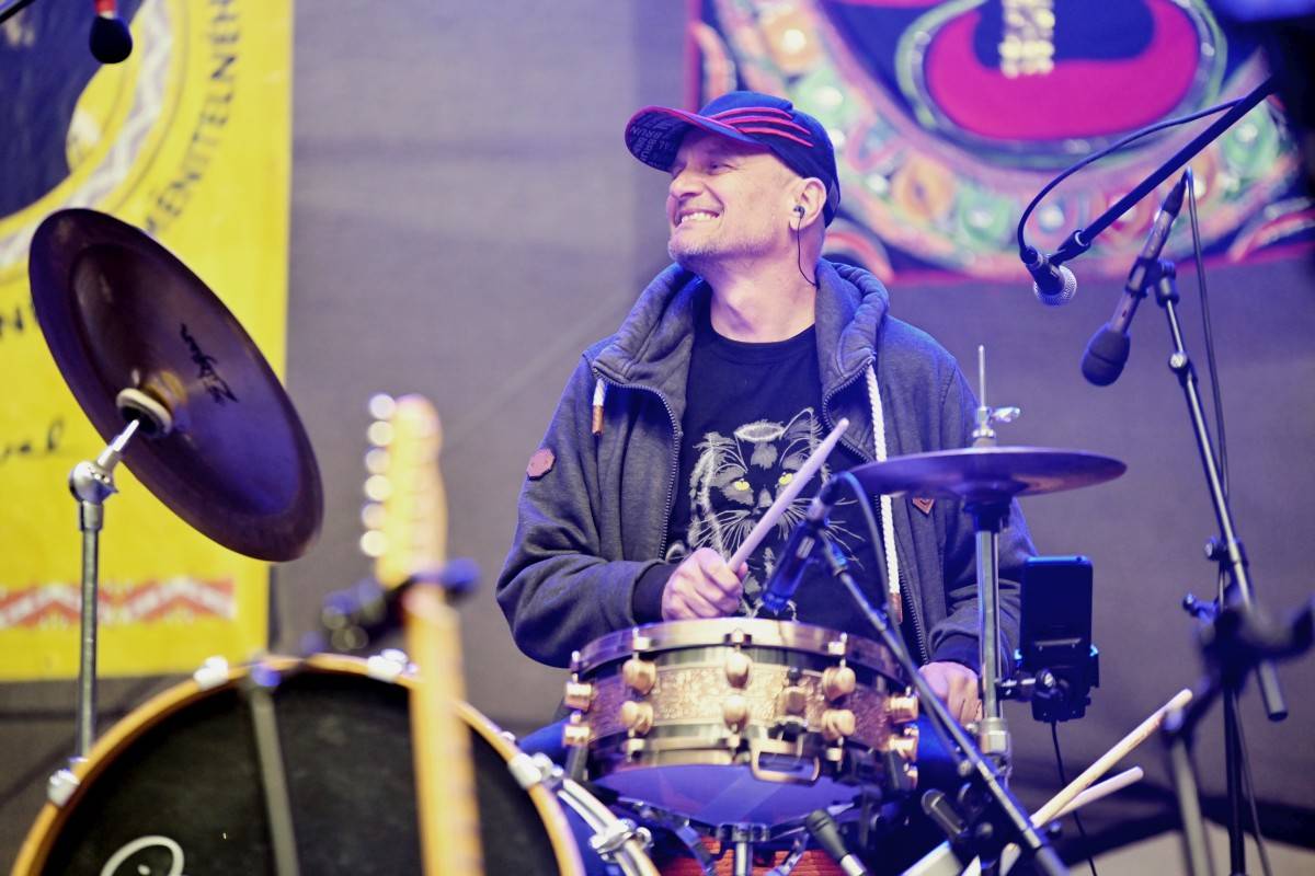 TrutnOFF nezastavil ani déšť. Sobota patřila Pražskému výběru, Michalovi Prokopovi i Visacímu zámku