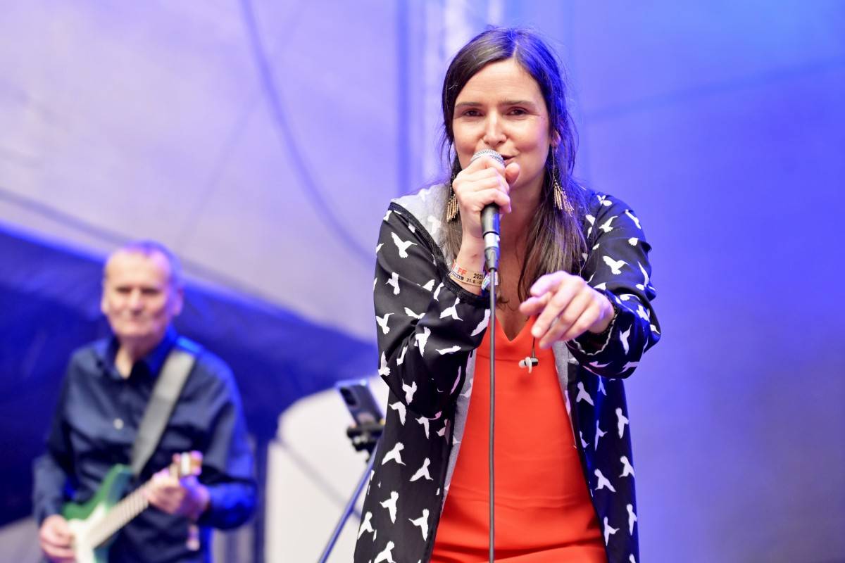 TrutnOFF nezastavil ani déšť. Sobota patřila Pražskému výběru, Michalovi Prokopovi i Visacímu zámku