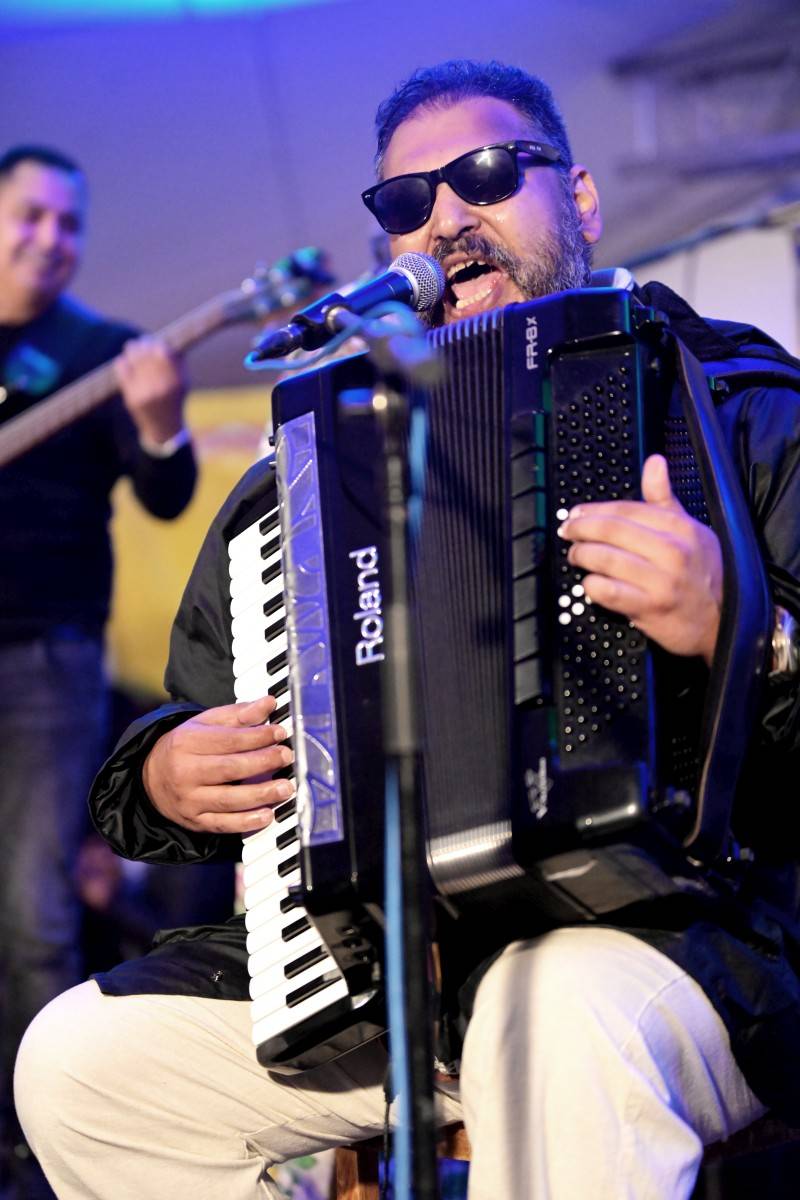 TrutnOFF nezastavil ani déšť. Sobota patřila Pražskému výběru, Michalovi Prokopovi i Visacímu zámku