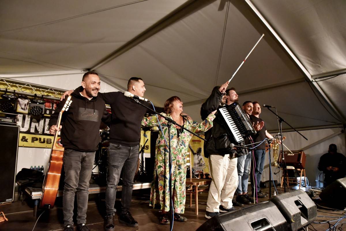 TrutnOFF nezastavil ani déšť. Sobota patřila Pražskému výběru, Michalovi Prokopovi i Visacímu zámku