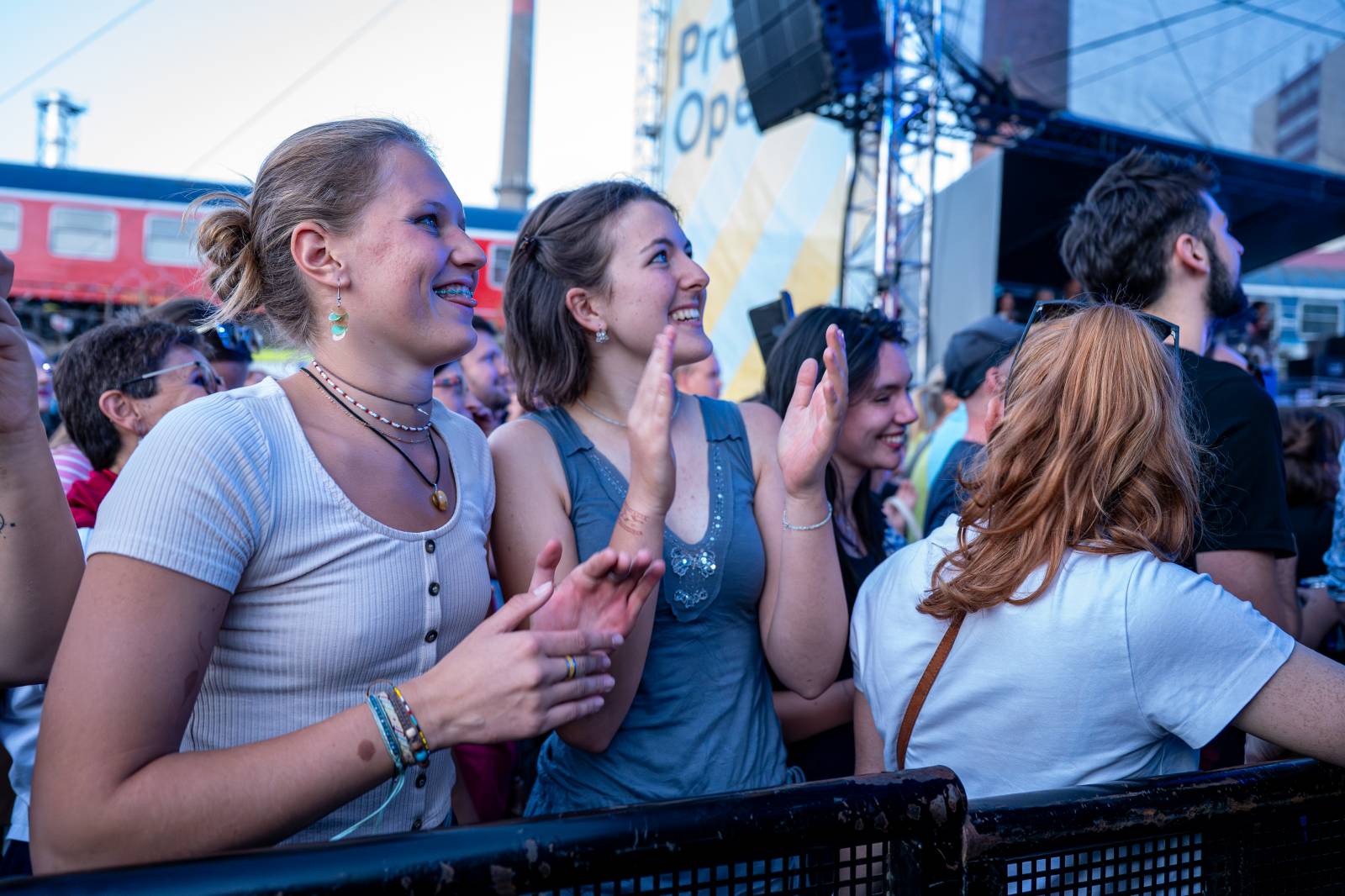 Mig 21 roztančili Holešovice, Areál 7 proměnili v jednu velkou párty