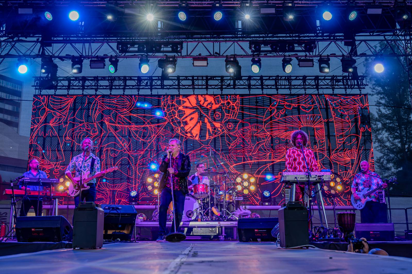 Mig 21 roztančili Holešovice, Areál 7 proměnili v jednu velkou párty