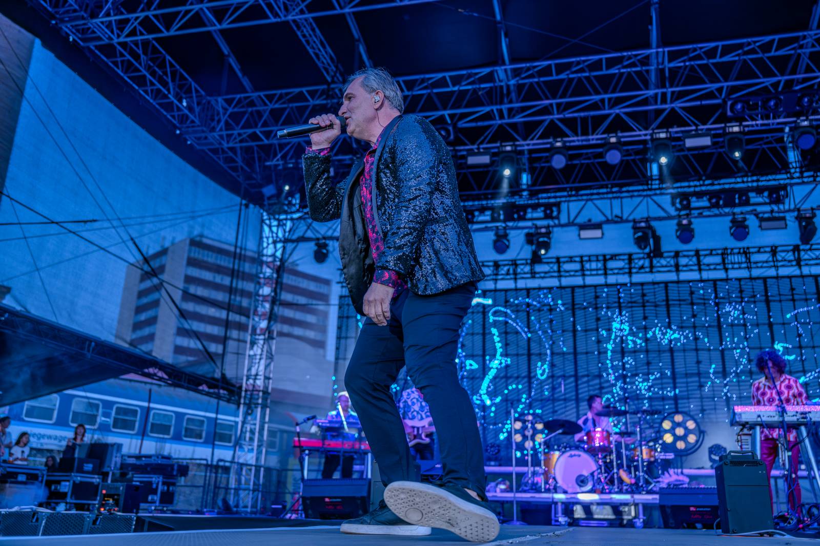 Mig 21 roztančili Holešovice, Areál 7 proměnili v jednu velkou párty