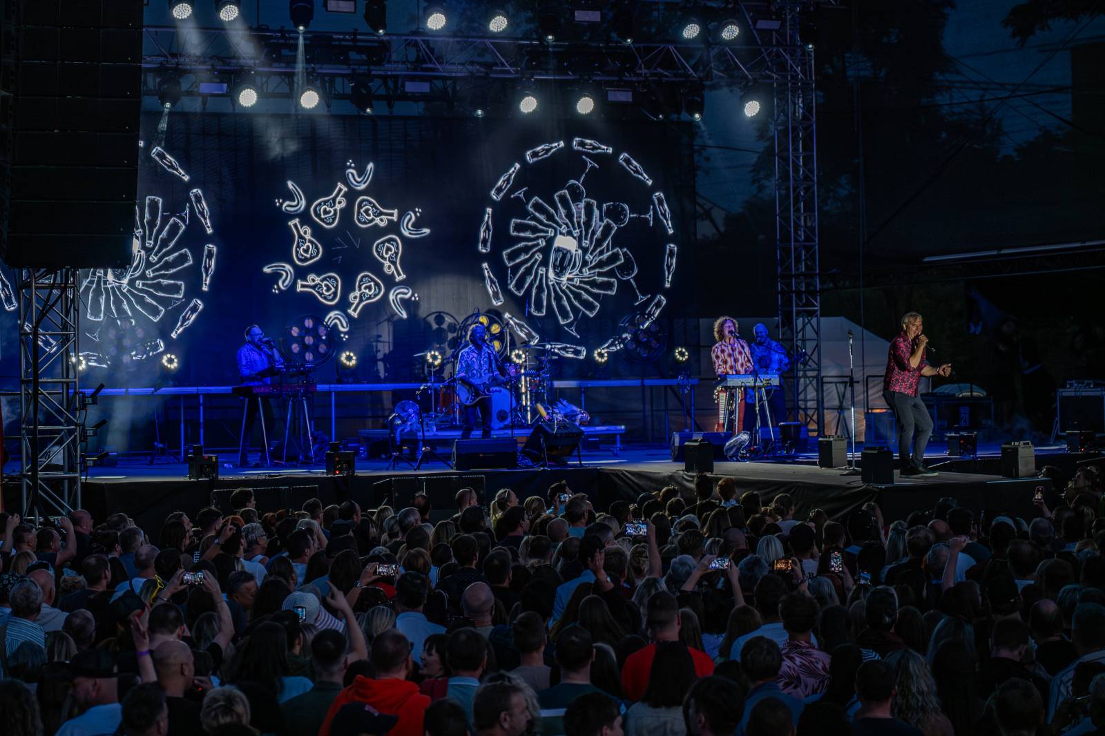 Mig 21 roztančili Holešovice, Areál 7 proměnili v jednu velkou párty
