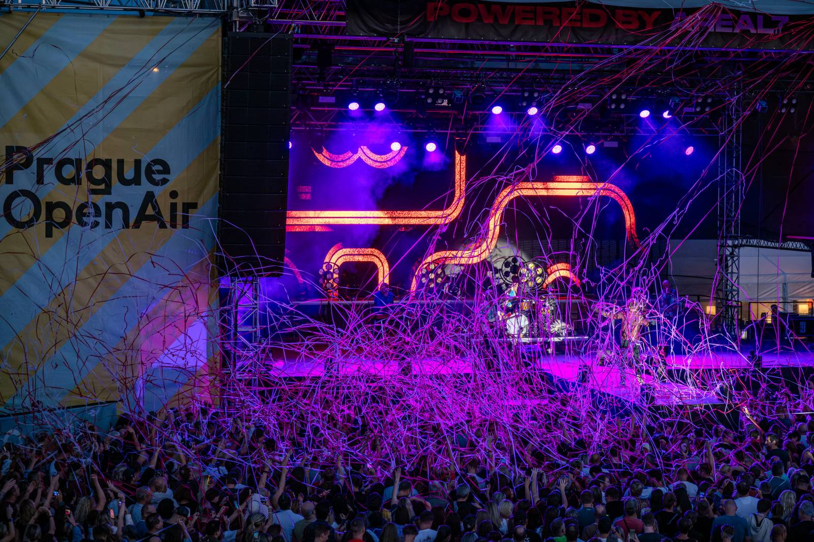 Mig 21 roztančili Holešovice, Areál 7 proměnili v jednu velkou párty