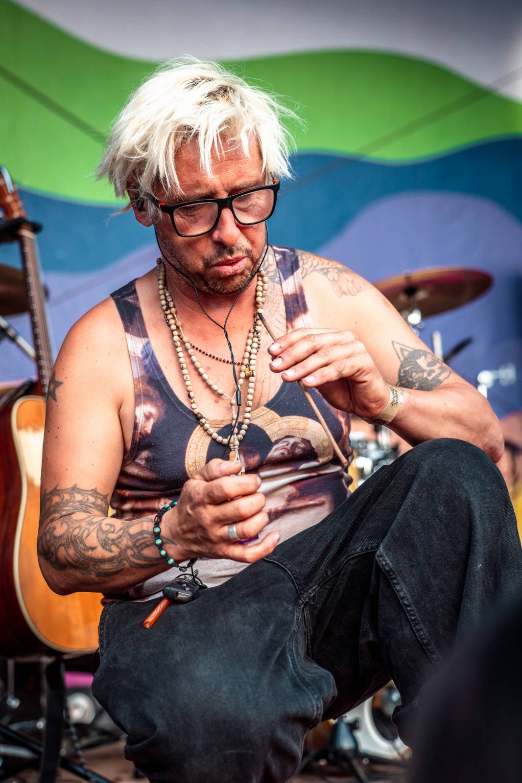 Tomáš Klus improvizoval, fotil se a rozesmíval. V Butky Parku si fanoušky omotal kolem prstu