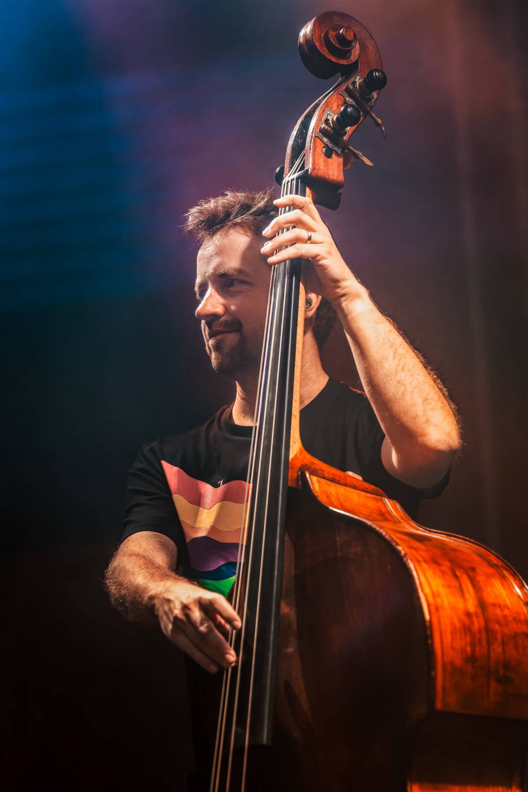 Tomáš Klus improvizoval, fotil se a rozesmíval. V Butky Parku si fanoušky omotal kolem prstu