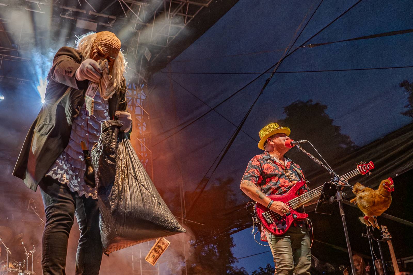 Kytarový souboj i hit za hitem. Pražský výběr dorazil do Areálu 7 v Praze s hostem Stevenem Mercuriem