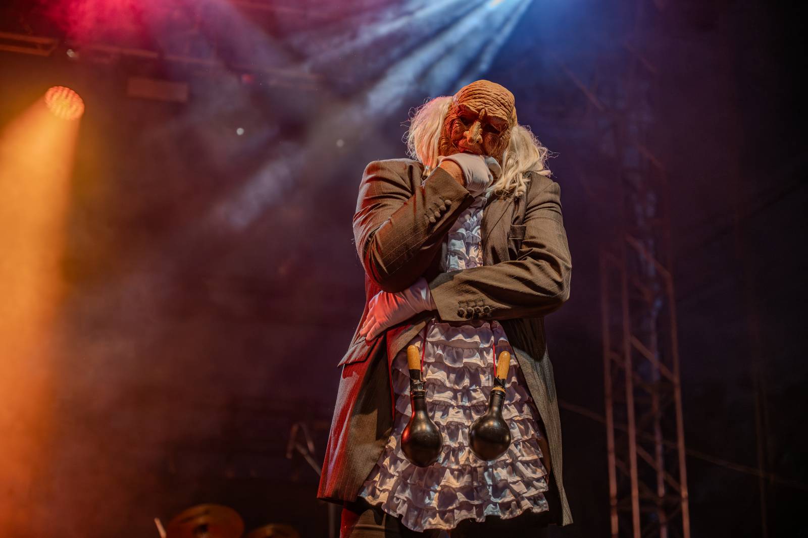 Kytarový souboj i hit za hitem. Pražský výběr dorazil do Areálu 7 v Praze s hostem Stevenem Mercuriem