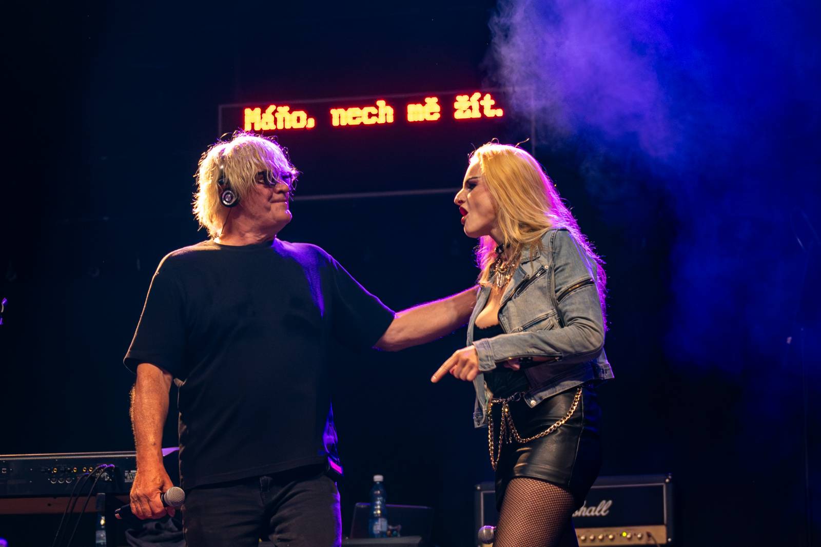 Kytarový souboj i hit za hitem. Pražský výběr dorazil do Areálu 7 v Praze s hostem Stevenem Mercuriem