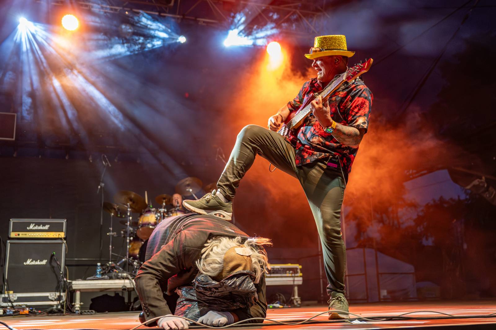 Kytarový souboj i hit za hitem. Pražský výběr dorazil do Areálu 7 v Praze s hostem Stevenem Mercuriem