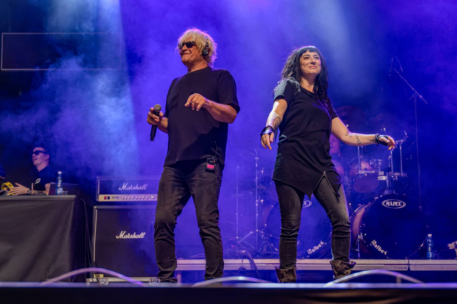 Kytarový souboj i hit za hitem. Pražský výběr dorazil do Areálu 7 v Praze s hostem Stevenem Mercuriem