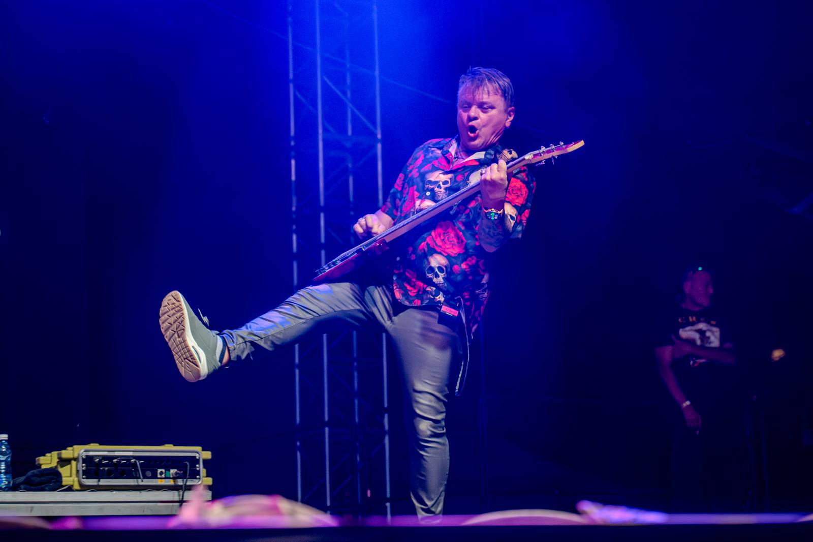 Kytarový souboj i hit za hitem. Pražský výběr dorazil do Areálu 7 v Praze s hostem Stevenem Mercuriem