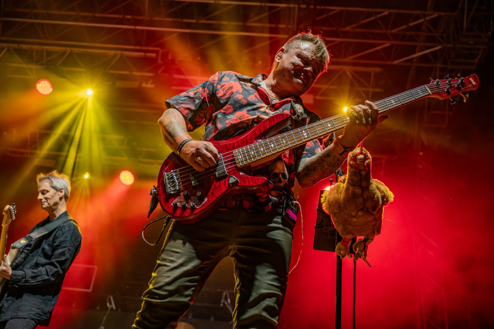 Kytarový souboj i hit za hitem. Pražský výběr dorazil do Areálu 7 v Praze s hostem Stevenem Mercuriem