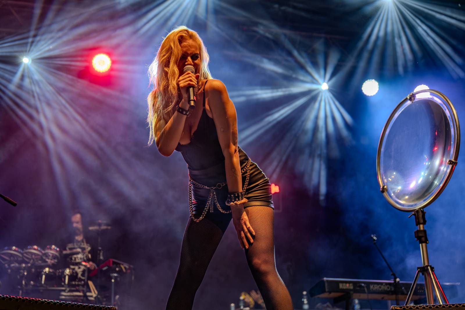 Kytarový souboj i hit za hitem. Pražský výběr dorazil do Areálu 7 v Praze s hostem Stevenem Mercuriem