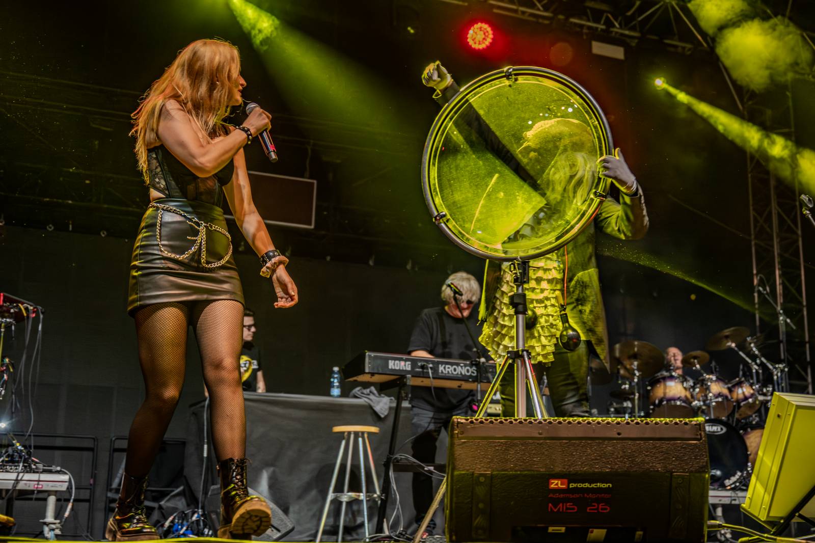 Kytarový souboj i hit za hitem. Pražský výběr dorazil do Areálu 7 v Praze s hostem Stevenem Mercuriem