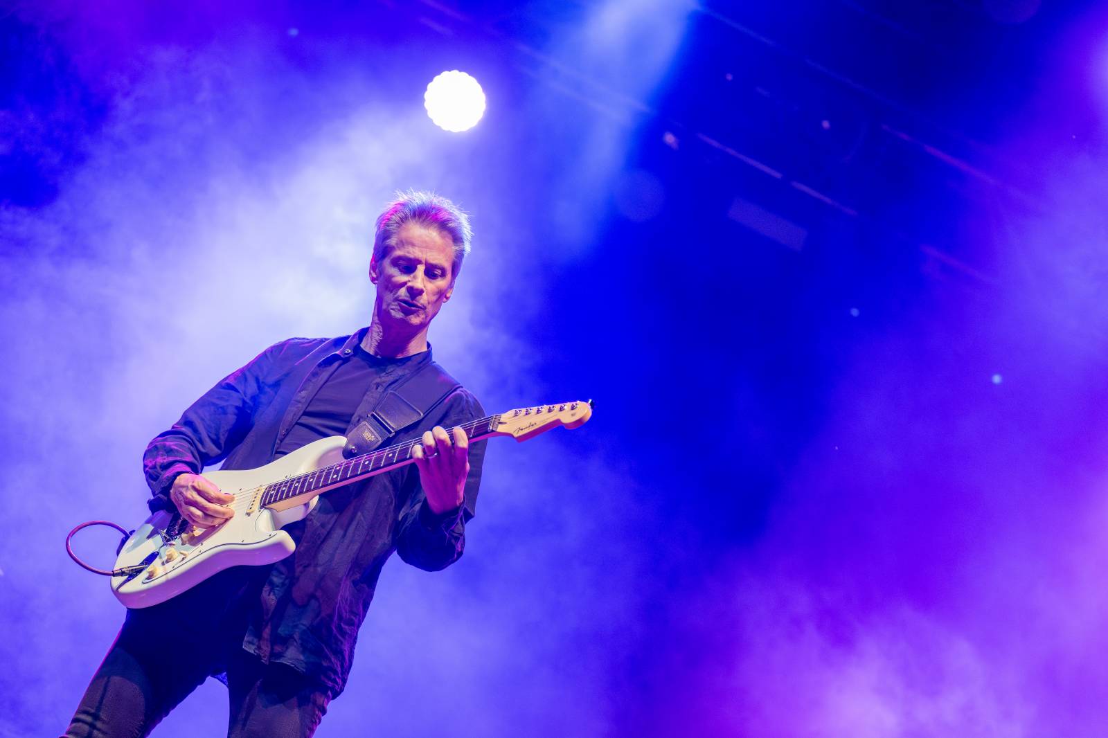 Kytarový souboj i hit za hitem. Pražský výběr dorazil do Areálu 7 v Praze s hostem Stevenem Mercuriem