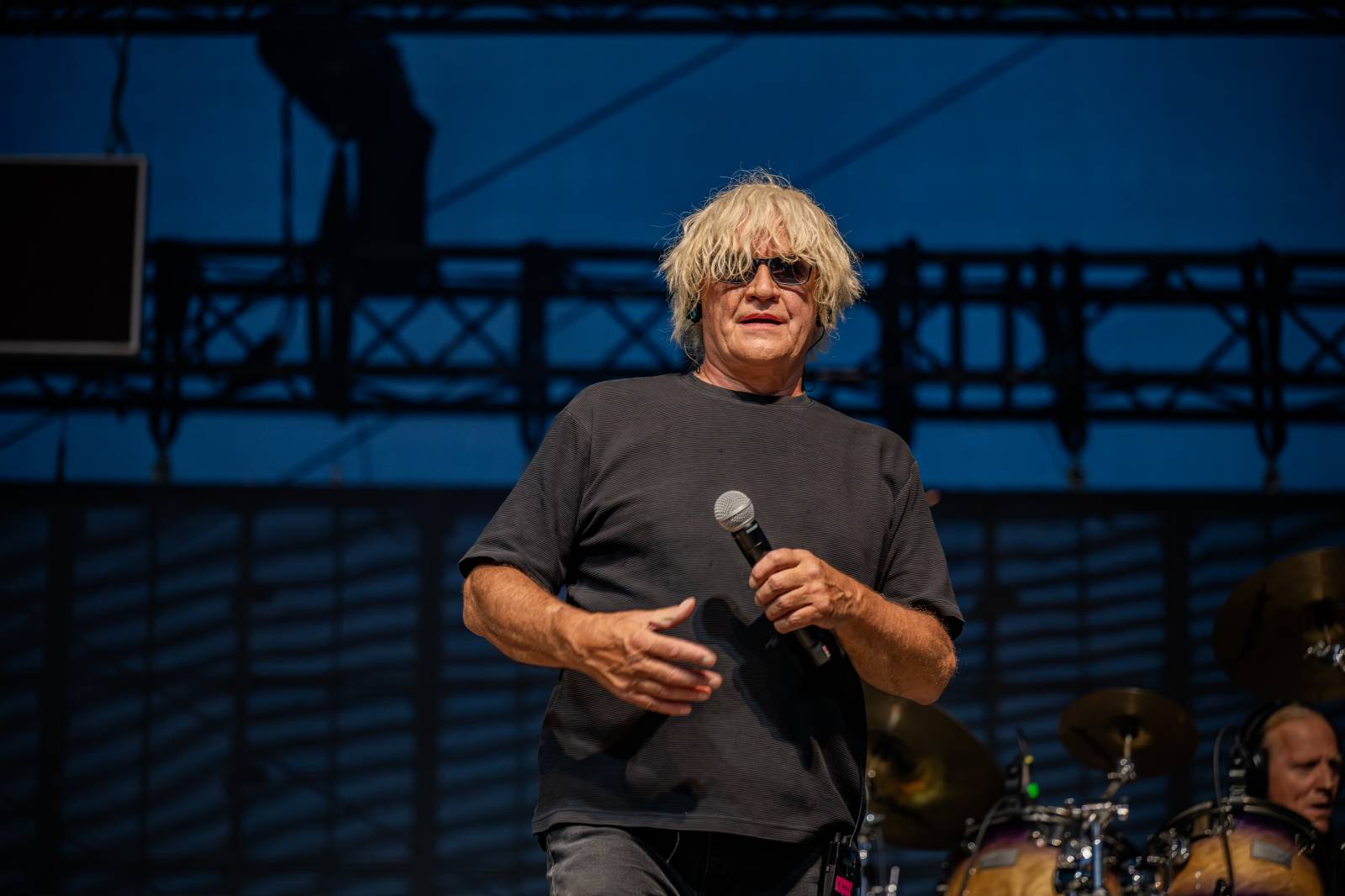 Kytarový souboj i hit za hitem. Pražský výběr dorazil do Areálu 7 v Praze s hostem Stevenem Mercuriem