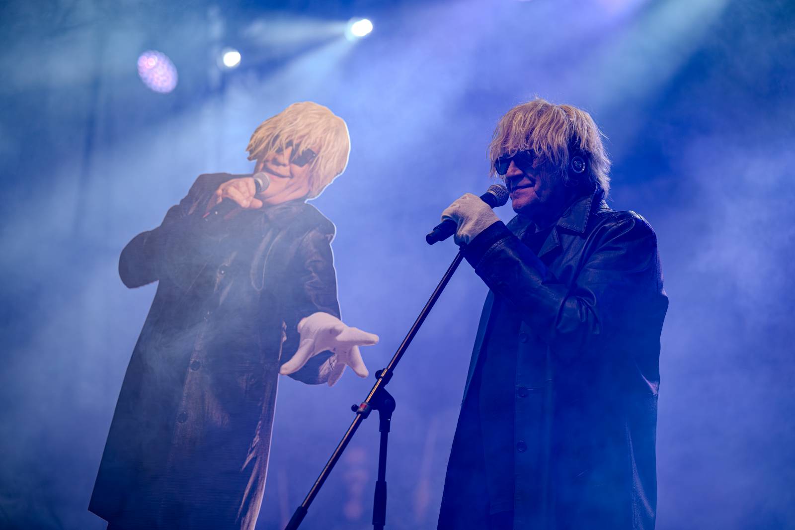 Kytarový souboj i hit za hitem. Pražský výběr dorazil do Areálu 7 v Praze s hostem Stevenem Mercuriem