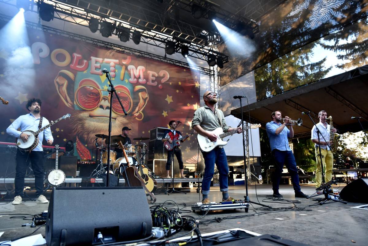 Závěr festivalu TrutnOFF obstarali punkeři Public Serpents, dorazili i Buty, Poletíme? a Ty Syčáci