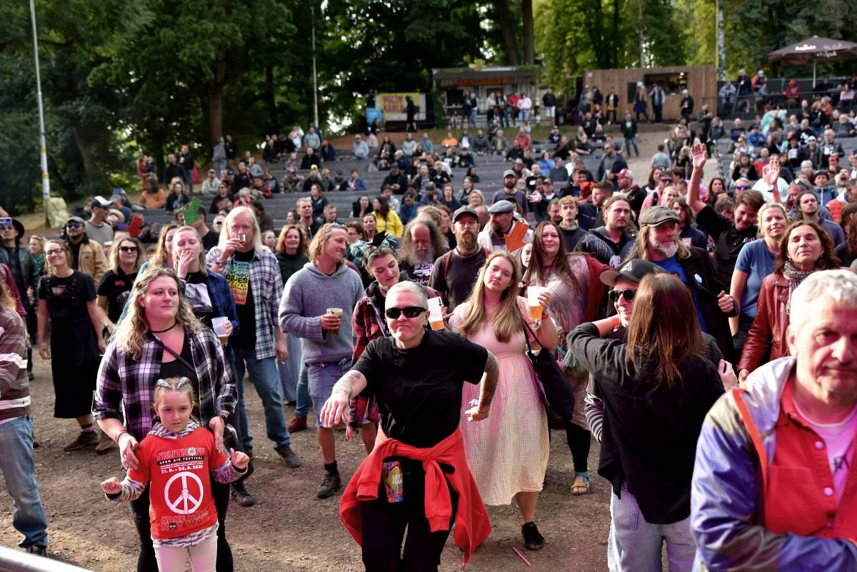 Závěr festivalu TrutnOFF obstarali punkeři Public Serpents, dorazili i Buty, Poletíme? a Ty Syčáci