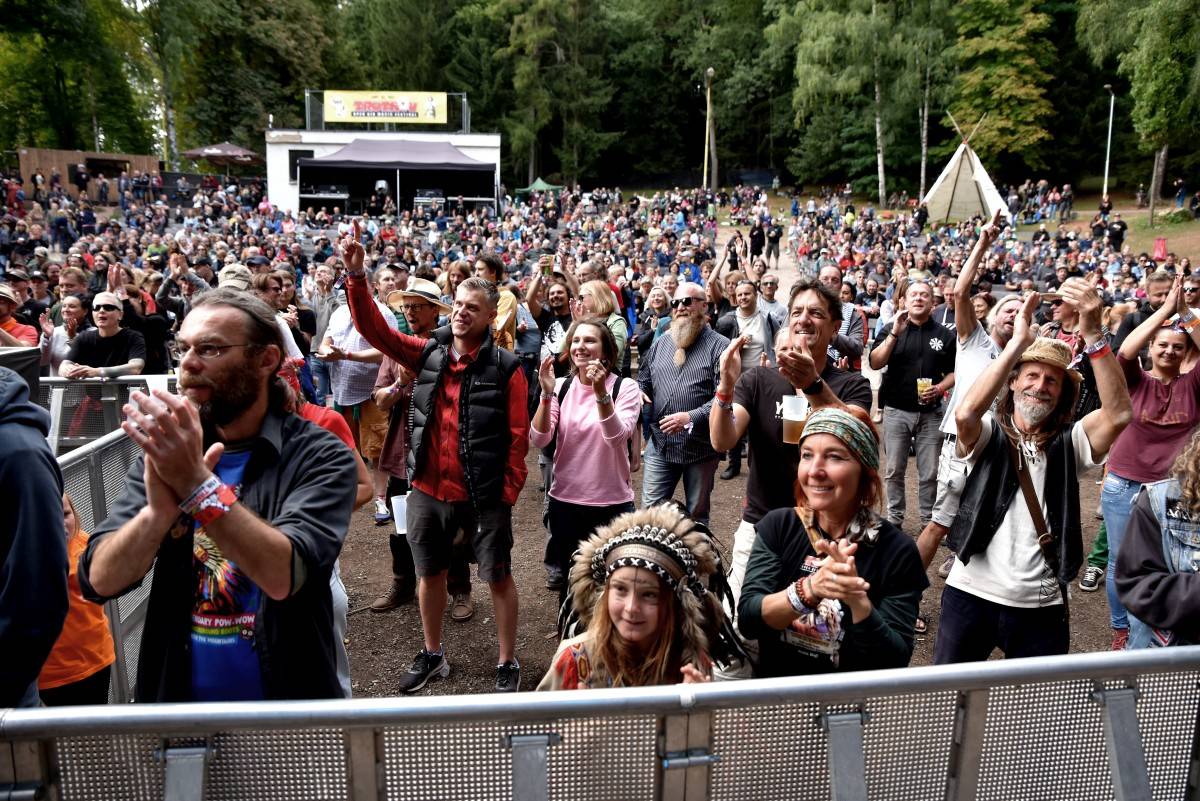 Závěr festivalu TrutnOFF obstarali punkeři Public Serpents, dorazili i Buty, Poletíme? a Ty Syčáci