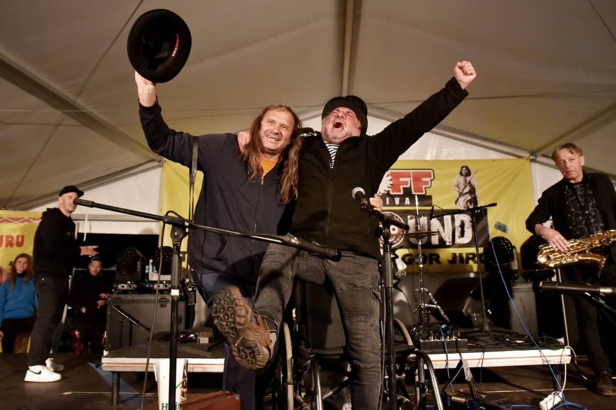 Závěr festivalu TrutnOFF obstarali punkeři Public Serpents, dorazili i Buty, Poletíme? a Ty Syčáci