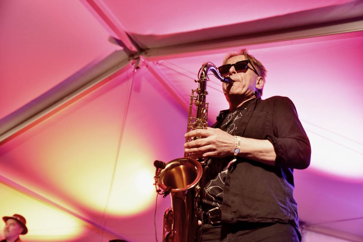 Závěr festivalu TrutnOFF obstarali punkeři Public Serpents, dorazili i Buty, Poletíme? a Ty Syčáci