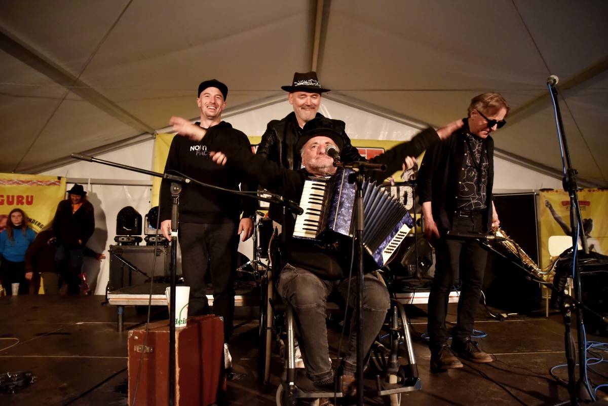 Závěr festivalu TrutnOFF obstarali punkeři Public Serpents, dorazili i Buty, Poletíme? a Ty Syčáci